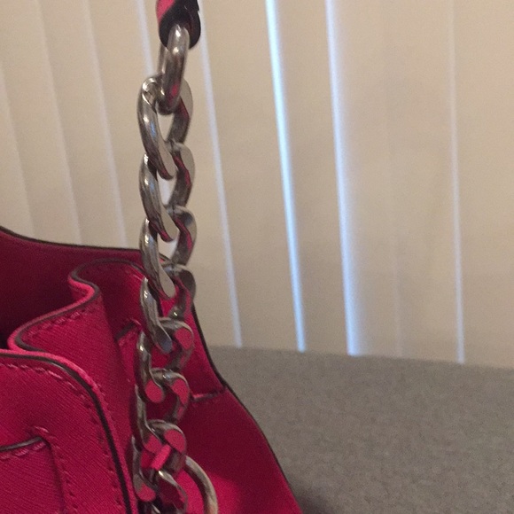 MINT CONDITION MK BAG! Make an offer!! - Picture 7 of 7